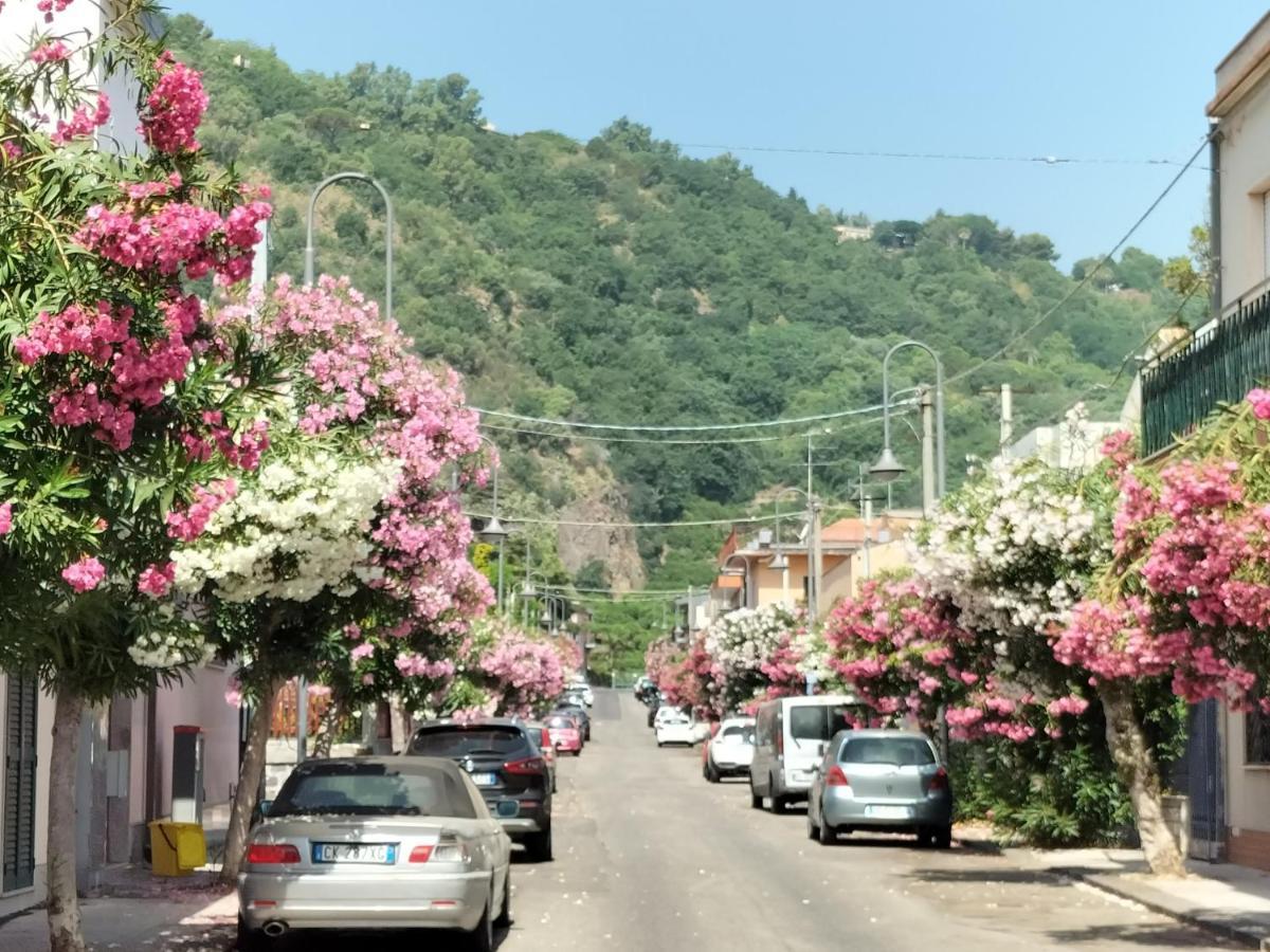 Tuttifrutti Holiday Ачиреале Экстерьер фото